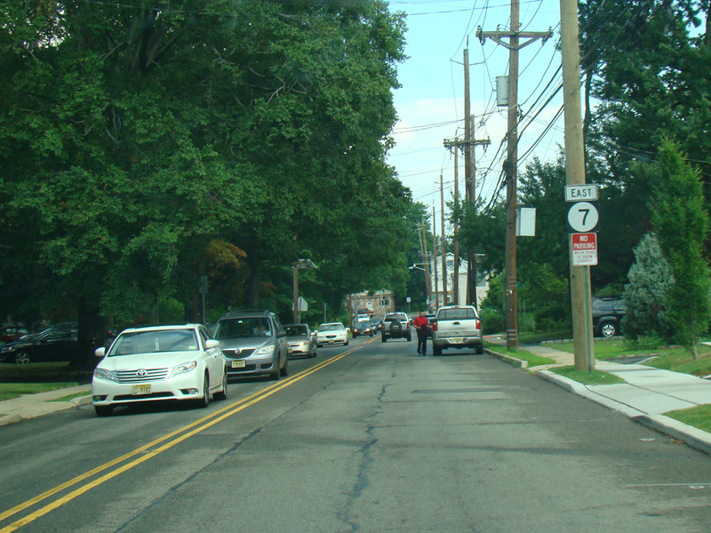 East Coast Roads Nj 7 Photo Gallery Kingsland Street Runs East As A Two Lane Undivided Road There Are Traffic Lights At Franklin Avenue Cr 645 And Passaic