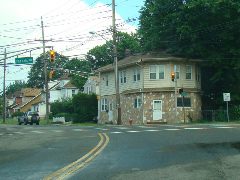 East Coast Roads Nj 7 Photo Gallery Kingsland Street Runs East As A Two Lane Undivided Road There Are Traffic Lights At Franklin Avenue Cr 645 And Passaic